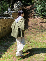 Eye-catching bomber jacket 