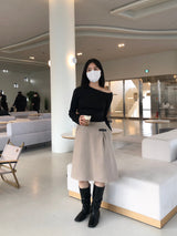 ファニーダイアグナルスリムオフショルダーTシャツ