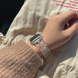 アップルウォッチストラップ_ホワイトフローラル / Apple Watch Strap_White Floral Drawing