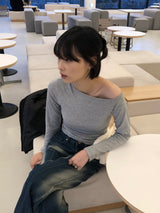 ファニーダイアグナルスリムオフショルダーTシャツ