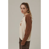 ピーチアーチプリントラグランロングスリーブTシャツ / PEACH ARCH PRINT RAGLAN LONG SLEEVE T-SHIRT_CHOCOLATE