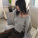 Bien off-shoulder two-way button slit V-neck long sleeve knit