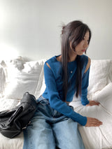 Codill V-neck Coloring Shoulder Slit Cropped Long-Sleeved Knitwear
