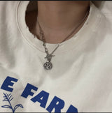 シンプルスマイルユニークコイントグルバーチェーンネックレス / si Simple Smile Unique Coin Toggle Bar Chain Necklace