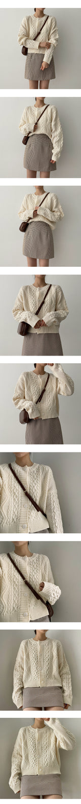 ピドボタンツイストニットカーディガン / Pido Button Twisted Knitted Cardigan