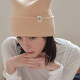 VA Label Square Beanie / Beige