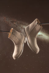 Cowhide Gravel Chelsea Boots Beige [VIBRAM]