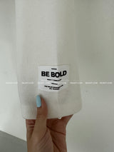パッチナッピングショルダーパッドクロップTシャツ