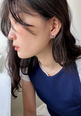 リボンタイピアス