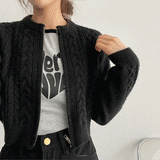 ツイストドーナツパターンクロップドニットジップアップ / Twisted Doughnut Patterned Cropped Knit Zip-Up