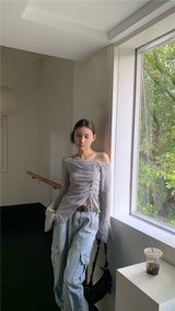Belua off-shoulder long-sleeved tee