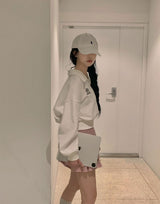 [New spring product 10%][BELLIDE MADE]襟付きクロップド刺繍スウェットシャツ