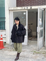 Eye-catching bomber jacket 