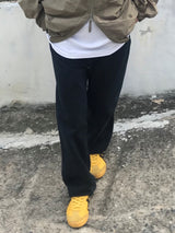 Robust one tuck cotton pants