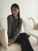ラシェンカラーレイヤードカットアウトラウンド長袖Tシャツ