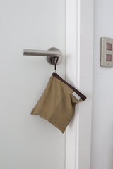 flat pouch (camel brown)