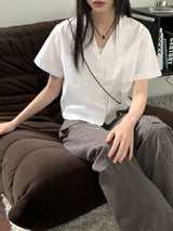 バオポケットVネックオープンカラークロップド半袖シャツ / Bao pocket V-neck open collar cropped short-sleeved shirt