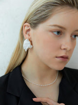 Artistic Gold earring_B(White) (6642405671030)