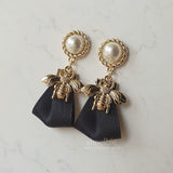 クラシックビーアンドリボンピアス / Classic Bee and Ribbon Piercing - Black