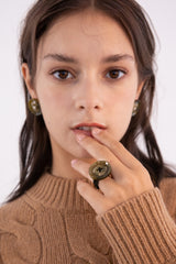 シグネイチャーボタンウィズニットリング/Merry,Motive signature button with knit ring (Khaki)