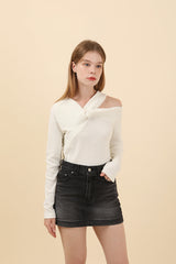 ツイストオフショルダーTシャツ