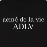 ベイビーフェイスアップルガール半袖Tシャツ ブラック