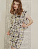 グラニースクエアオーバーサイズベスト/GRANNY SQUARE OVERSIZED VEST SAND BEIGE