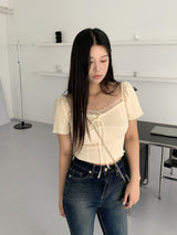 ボキンエンボスハートネックインシジョンリボン半袖Tシャツ/Bokin Embossed Heart Neck Cutout Ribbon Short Sleeve T-shirt