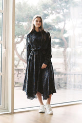 "PRE-ORDER 4/16~"  WOOD-CUT UNBALANCE FLARE SKIRT (Black) (6546130174070)