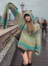 (UNISEX) カラフルグラデーションオーバーニットフード
