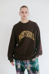 アーチロゴクルーネック / BSR2223FWPO077 BSRBT ARCH LOGO CREWNECK BROWN