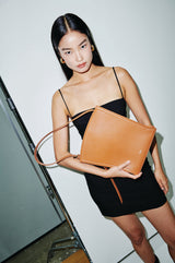 ハープハーフショルダーバッグ / harp-half shoulder bag_camel