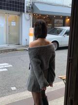 グレースオフショルダーニット