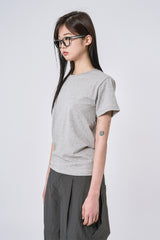 コンフォータブルチャームラウンドネックTシャツ
