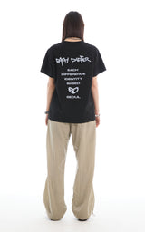 スローガンTシャツ