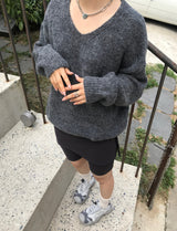 Abril loose fit v-neck knit 