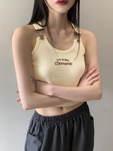 モメオンレタリング刺繍サスペンダークロップドノースリーブ / Momeon lettering embroidered suspenders cropped sleeveless
