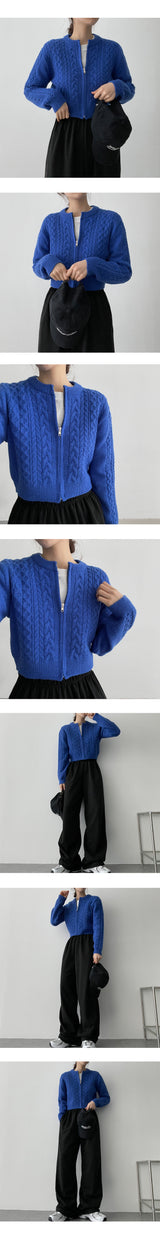 ツイストドーナツパターンクロップドニットジップアップ / Twisted Doughnut Patterned Cropped Knit Zip-Up