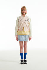 ドゥードゥルチェリースタジアムクロップジャンパー／DOODLE CHERRY STADIUM CROP JUMPER [SALMON PINK]
