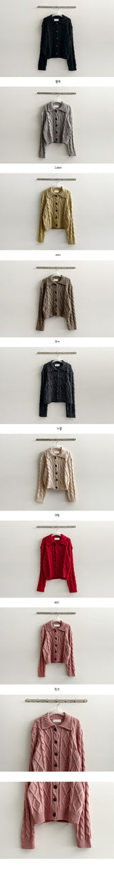 Wooden buttons Twisted collar knit cardigan