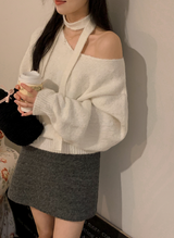 リップウールオフショルダーVネックニット + タイセット
