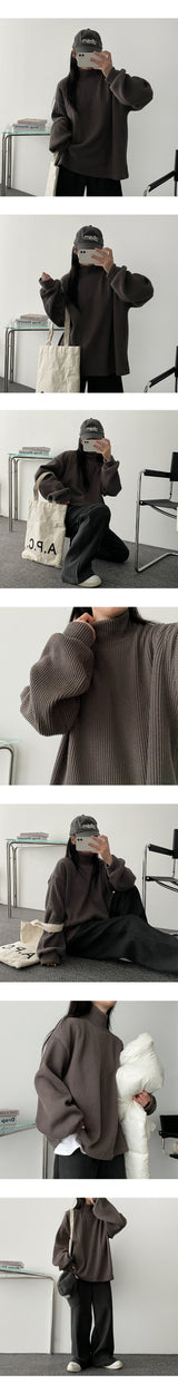 Whitty Wanggol Ground Turtleneck Sweatshirt