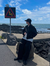 ブラックデスカットデニムパンツ