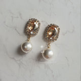 Elegant Oval Crystal and Pearl Piercing - Golden Shadow (ITZY Chaeryeong Piercing)