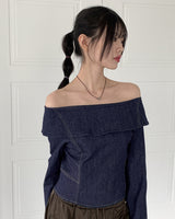 デニムバックジッパーステッチオフショルダークロップド長袖Tシャツ / denim back zipper stitch off-shoulder cropped long-sleeved T-shirt