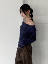 デニムバックジッパーステッチオフショルダークロップド長袖Tシャツ / denim back zipper stitch off-shoulder cropped long-sleeved T-shirt