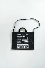 タイベック®ウォータープルーフライトウェイトハンドバッグ (ハズ アジャスタブル ショルダーストラップ) / Tyvek®Waterproof Lightweight Handbag (has adjustable shoulder strap)