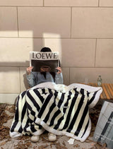 Retro stripe microfiber lamb fleece blanket - 150x200cm - Black
