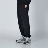 ビッグスクリプトロゴエンボシングスウェットパンツ BLACK