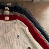 [Belied made] More twisted V-neck embroidery long-sleeved knit